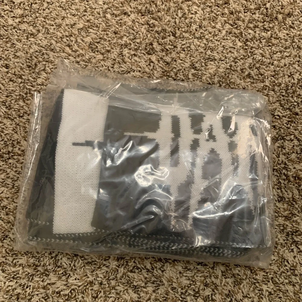 Dolls Kill Darker Wavs Scarf Brand New - Picture 2 of 2